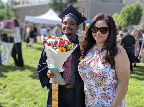 graduation: A photo of my mom (Claudia Heute) and me at my graduation in 2019.